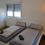 Velburger 23 Apartament *